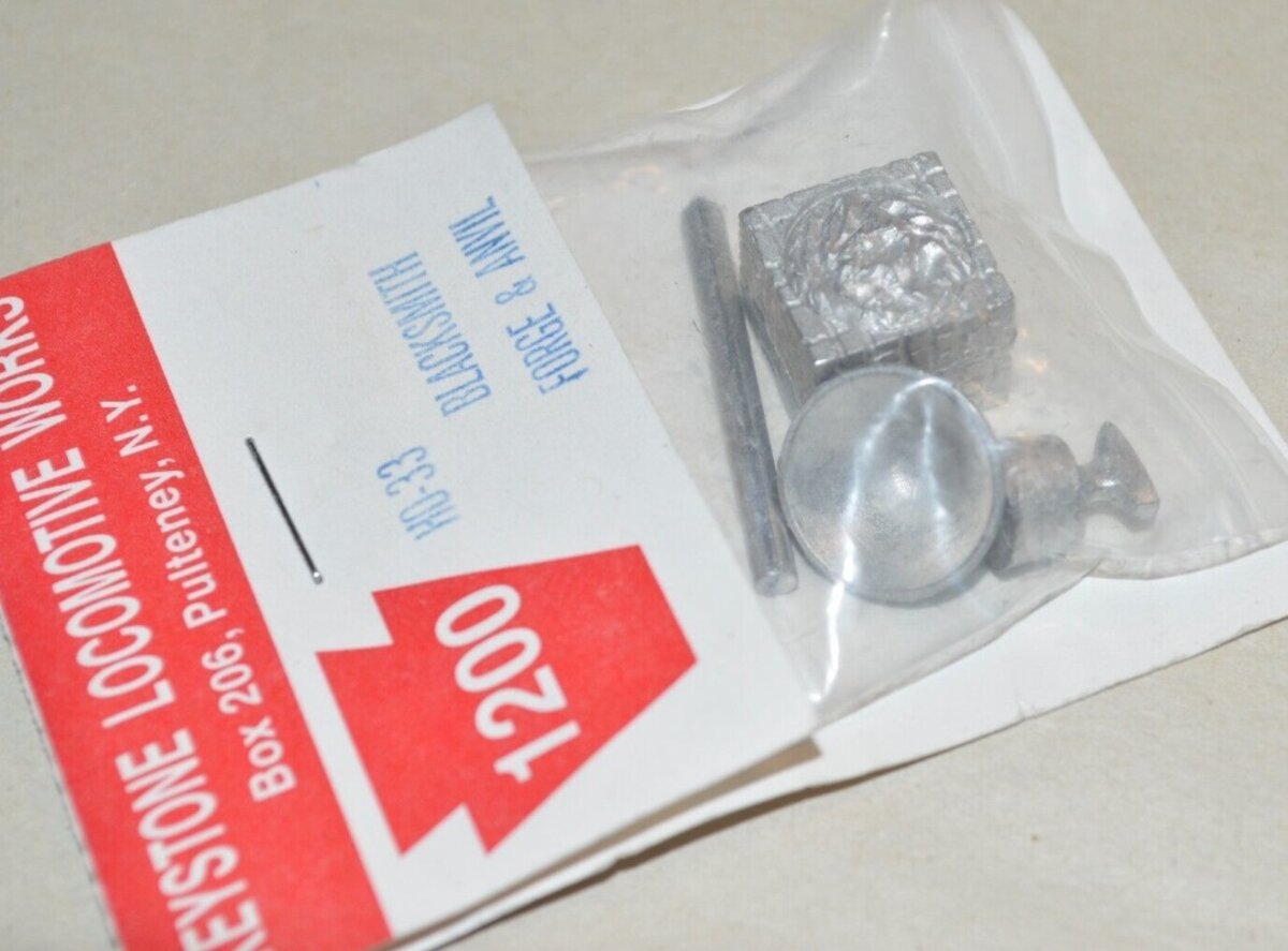 Keystone 33 HO Scale Blacksmith Forge & Anvil Metal