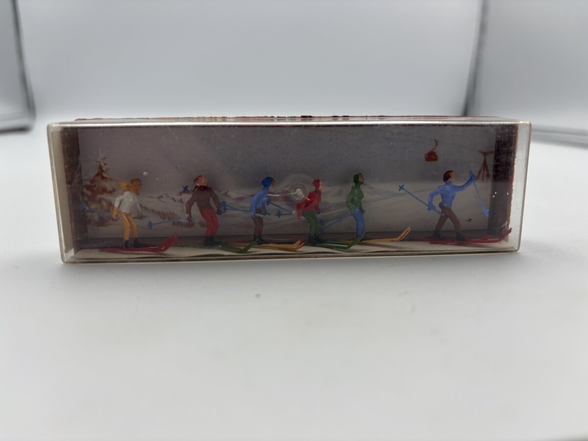 Merten 2150 HO Women Skiers Figures (Set of 6)