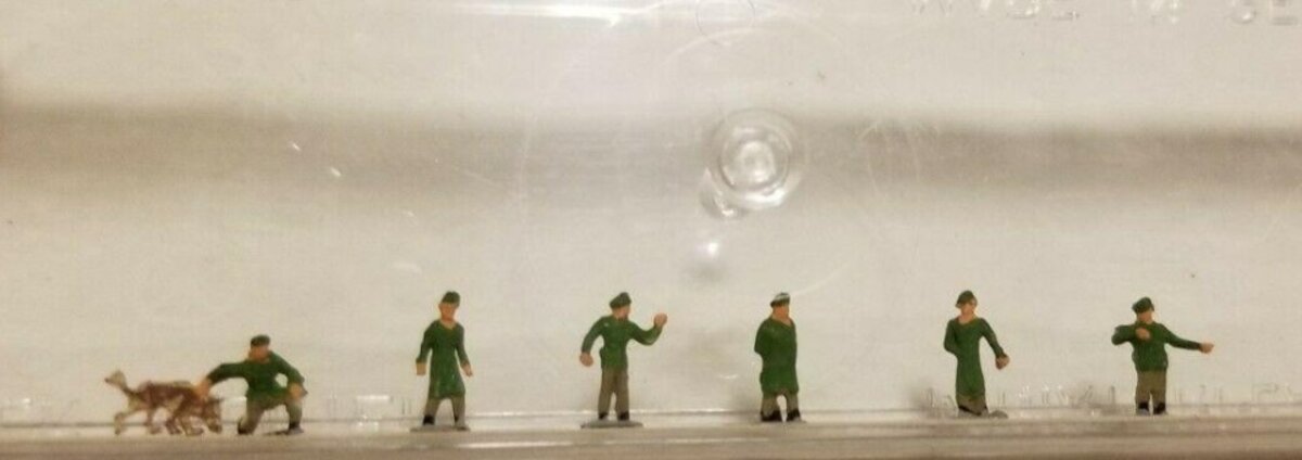 Merten Z-2246 Z Scale Policemen Figures (Set of 6)