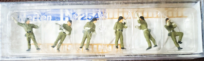 Merten 2545 HO Scale German Firemen w/Ladder (Set of 6)