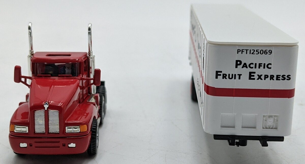 Model Power 15003 HO Tractor Trailer Pacific Fruit Express Truck