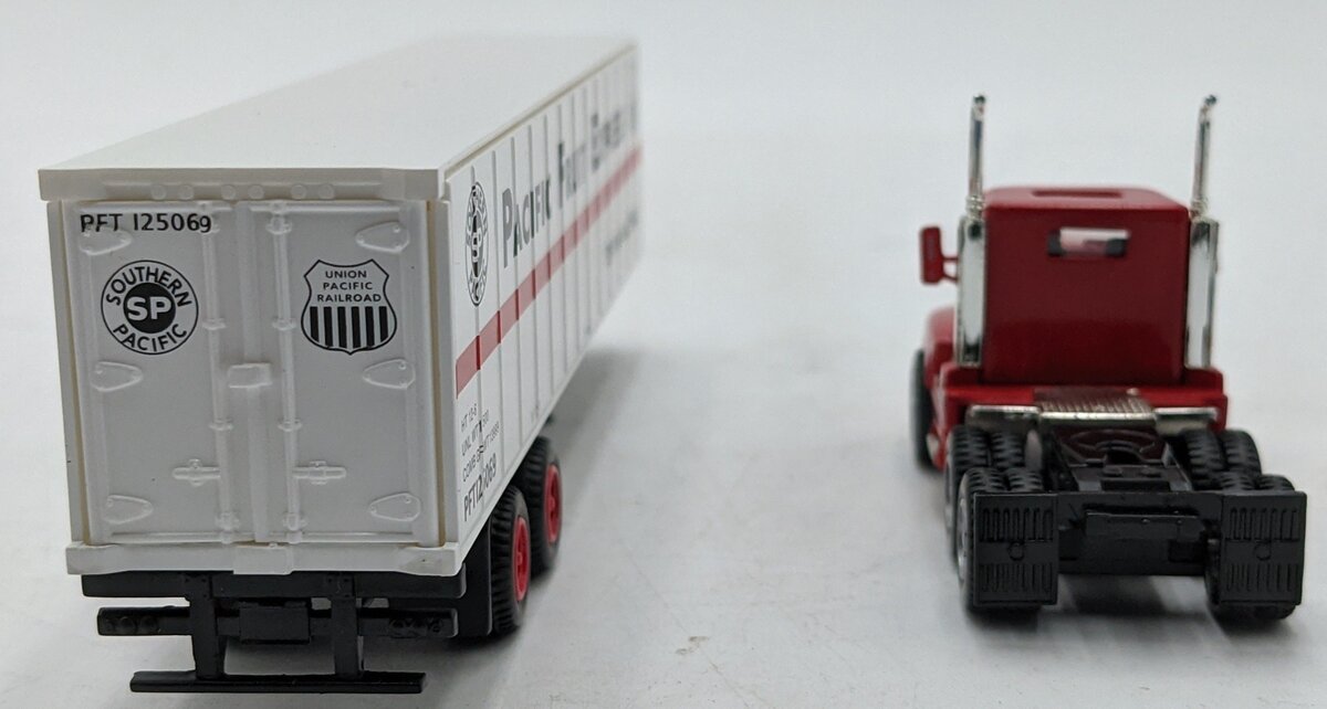 Model Power 15003 HO Tractor Trailer Pacific Fruit Express Truck