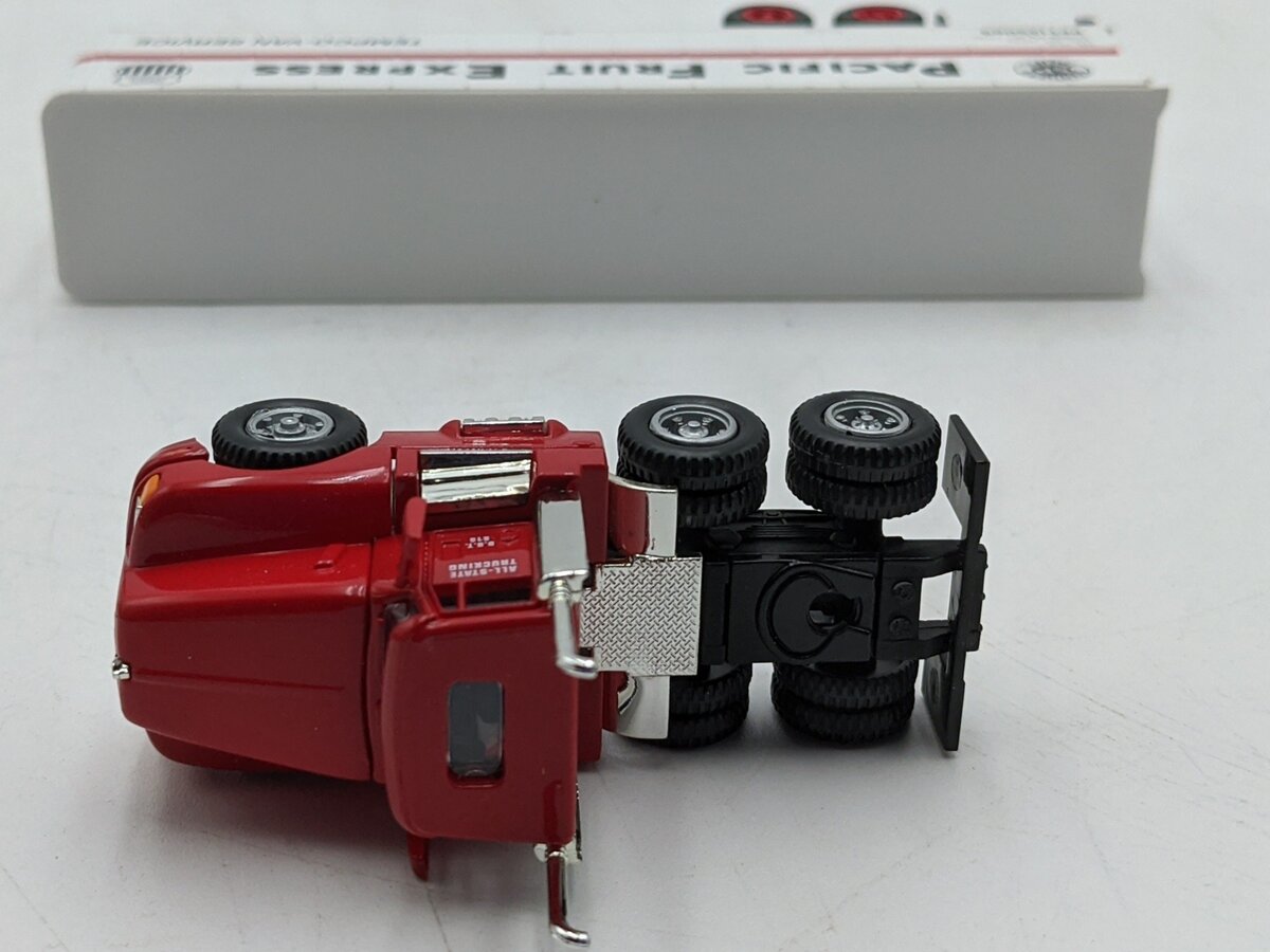 Model Power 15003 HO Tractor Trailer Pacific Fruit Express Truck