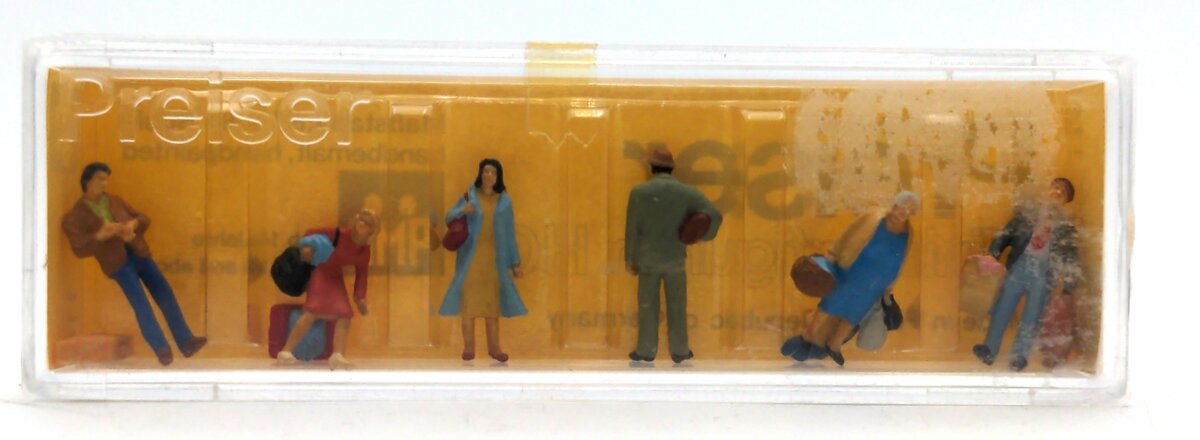 Preiser 10114 HO Waiting Passengers Figures (Set of 6)