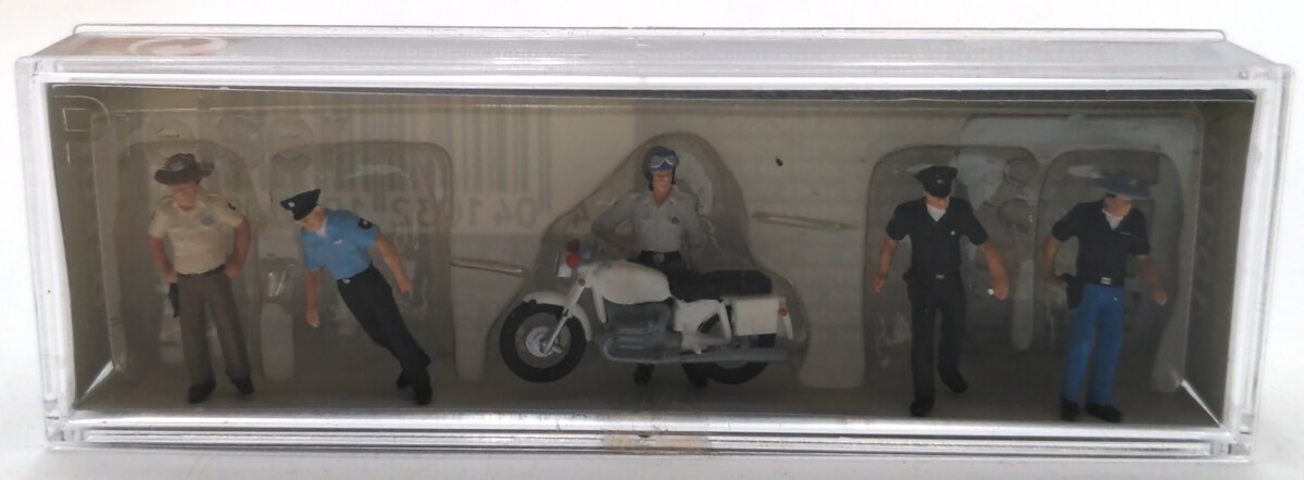 Preiser 10370 HO USA Policemen Figures with Motorcycle (Set of 5)
