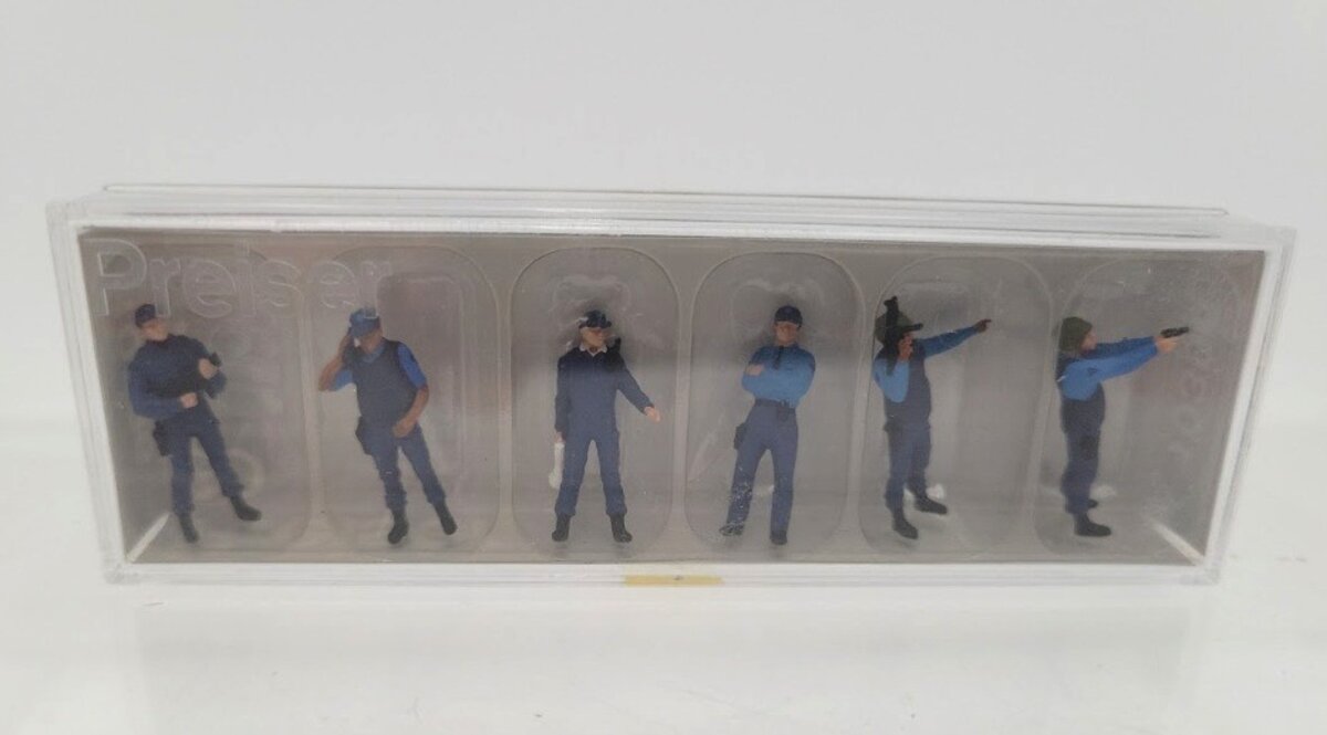 Preiser 10396 HO US Scale Special Weapons & Tactics Team Policemen (Set of 6)
