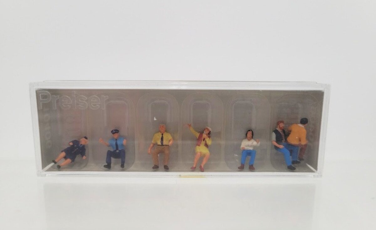 Preiser 10406 HO Scale Seated Bus Driver & Passengers Painted Figures (Set of 7)