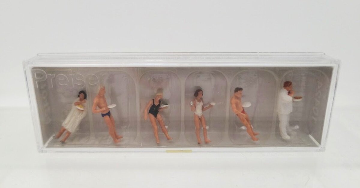 Preiser 10424 HO Scale Sunbathers Eating Painted Figures (Set of 6)