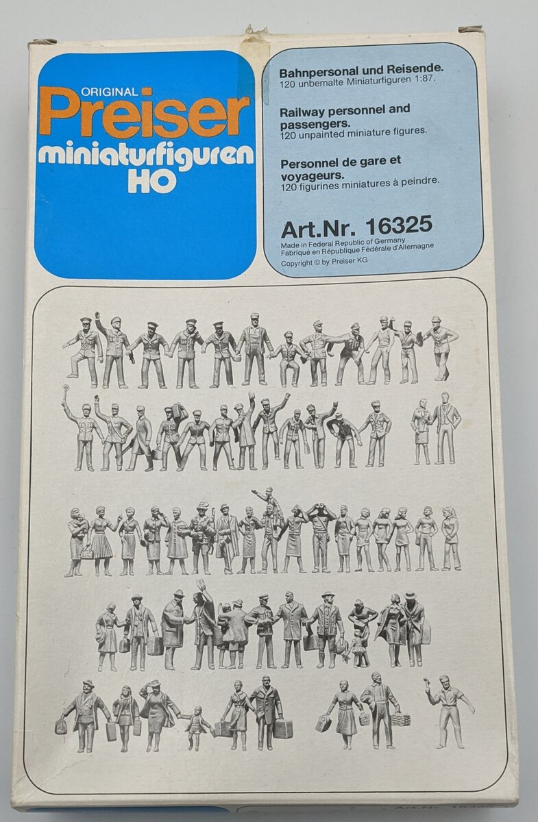 Preiser 16325 HO Unpainted Railway Personnel & Passengers Plastic Figure Kit