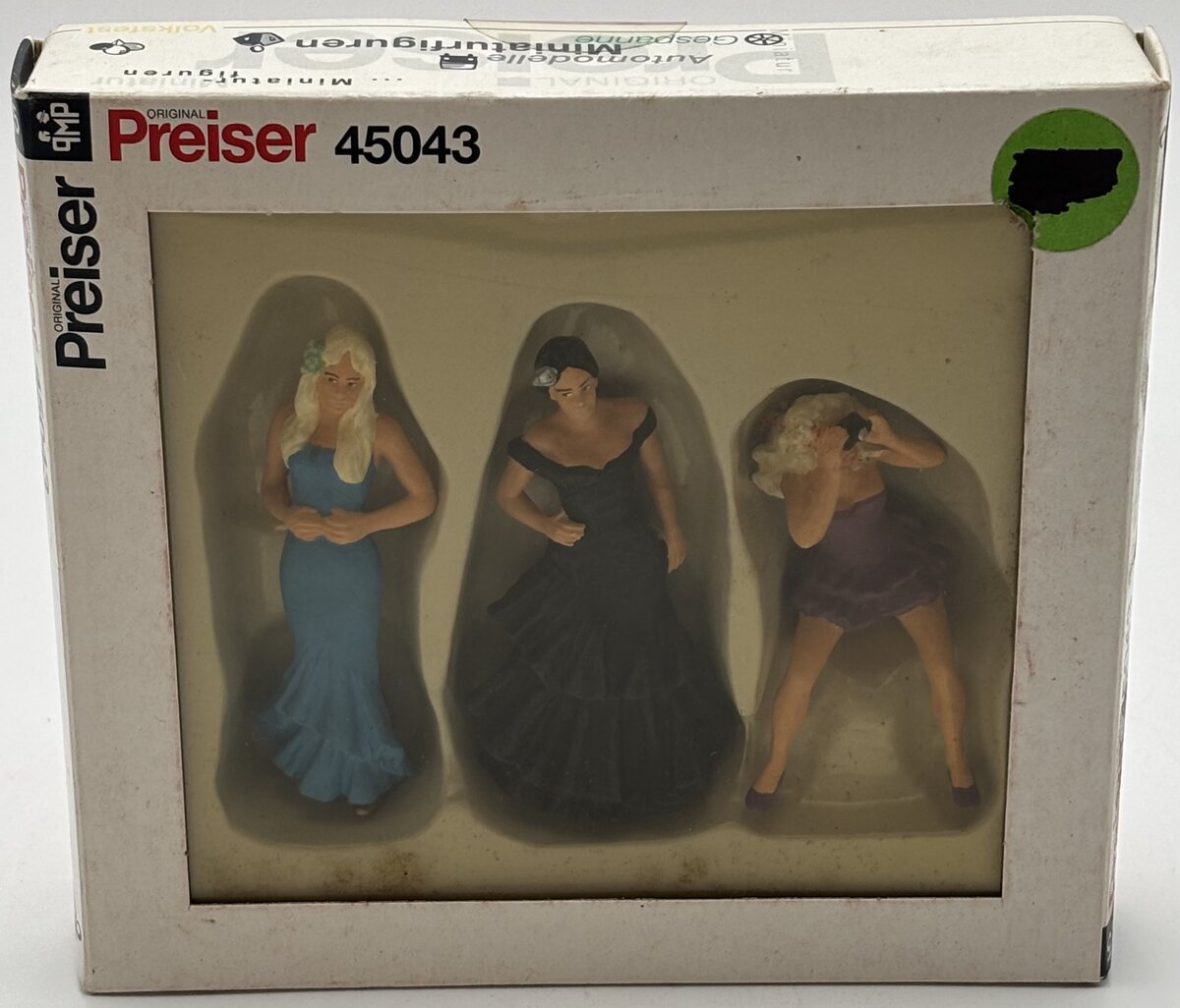 Preiser 45043 G Wedding Guests Figures (Set of 3)