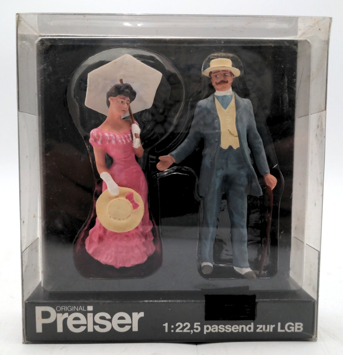 Preiser 5053 G Scale Couple with Parasol Figures (Set of 2)