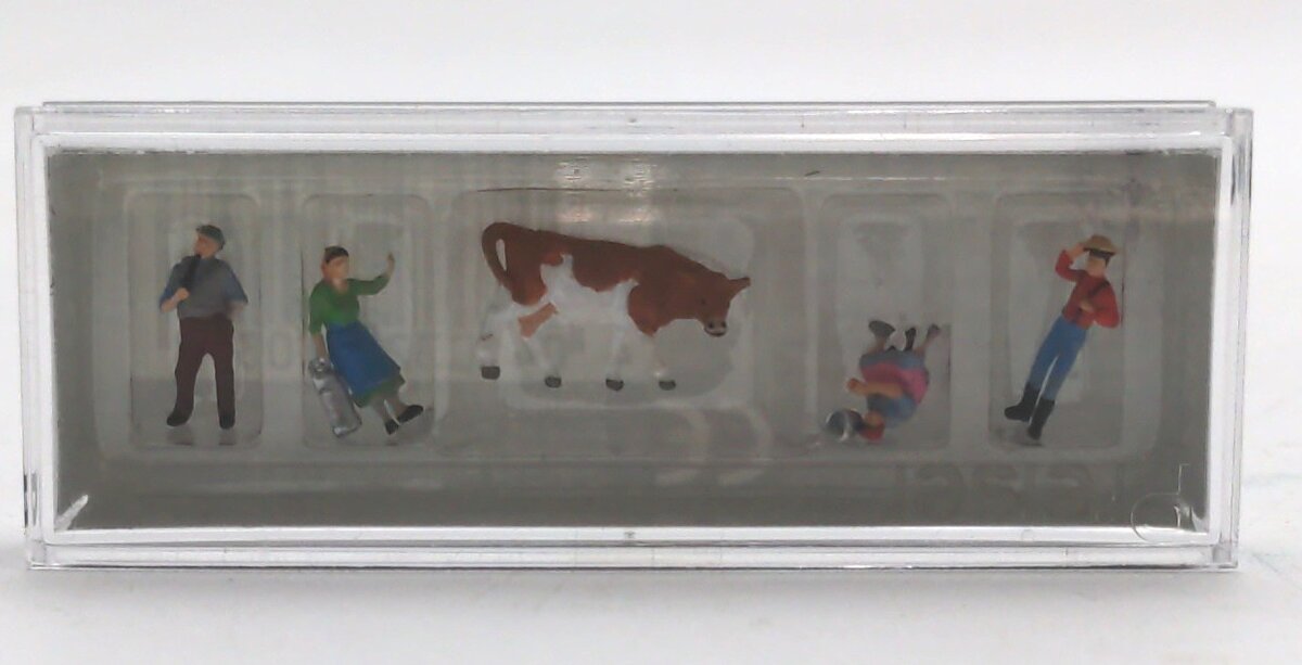 Preiser 79039 N Farm People with Cow Figures (Set of 4)