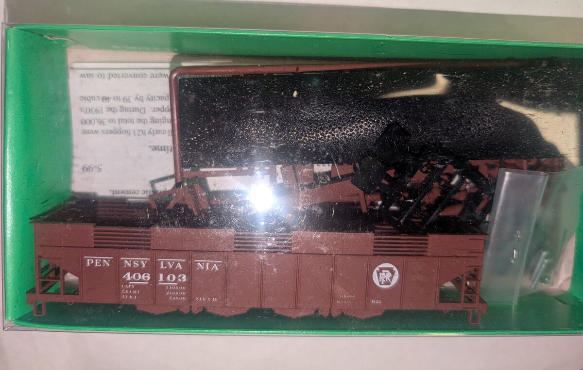 Bowser 56012 HO Circle Keystone PPR H-22 Clam Shell Hopper Car #406103 Kit
