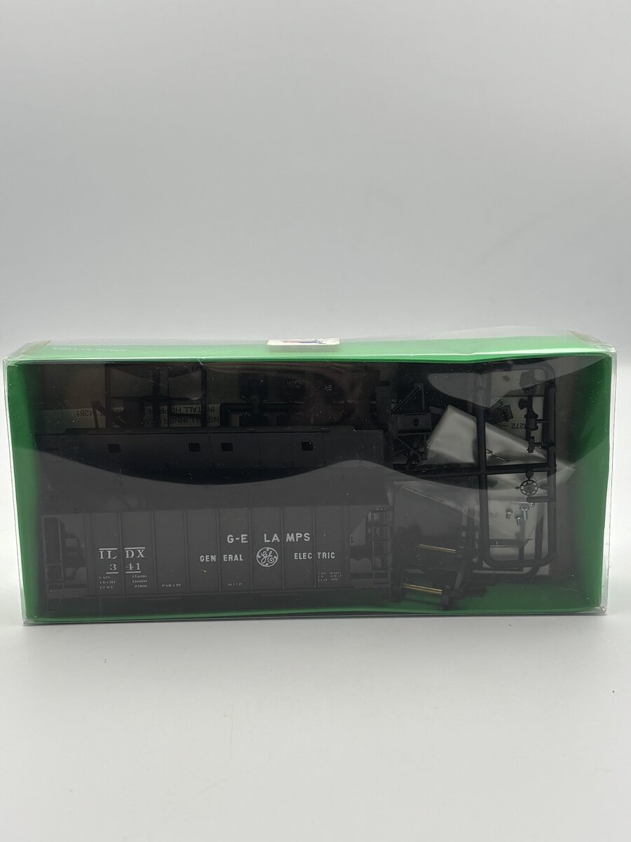 Bowser 56119 HO ACF 70 Ton 2 Bay Covered Hopper Kit G E Lamps