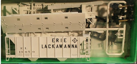 Bowser 56142 HO Erie Lackawanna 70 Ton 2 Bay Covered Hoper Car Road # 19059 Kit