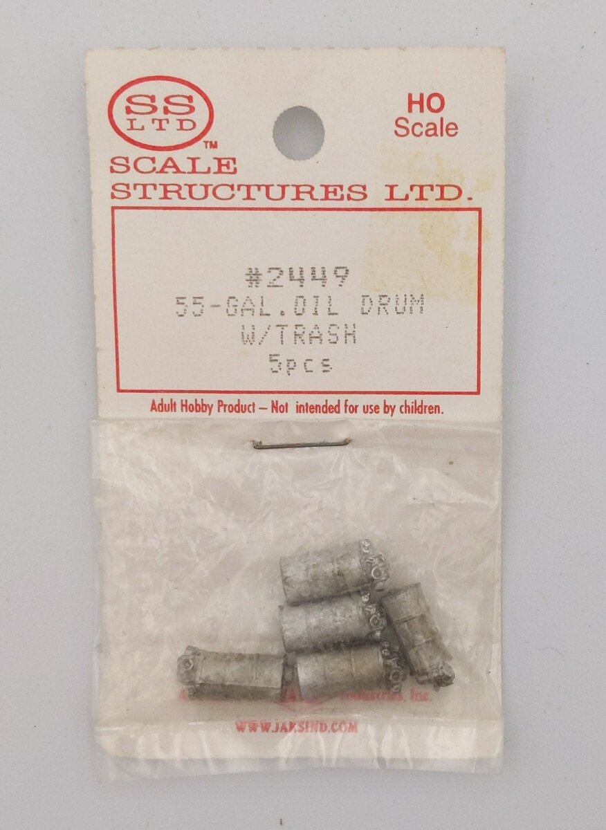 Scale Structures 2449 55-gal Oil Drum w/trash 5 pk