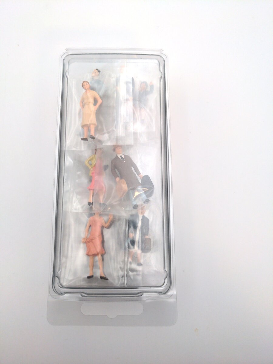 Scenic Express EX1702 O Common Folk Figures (Set of 13)