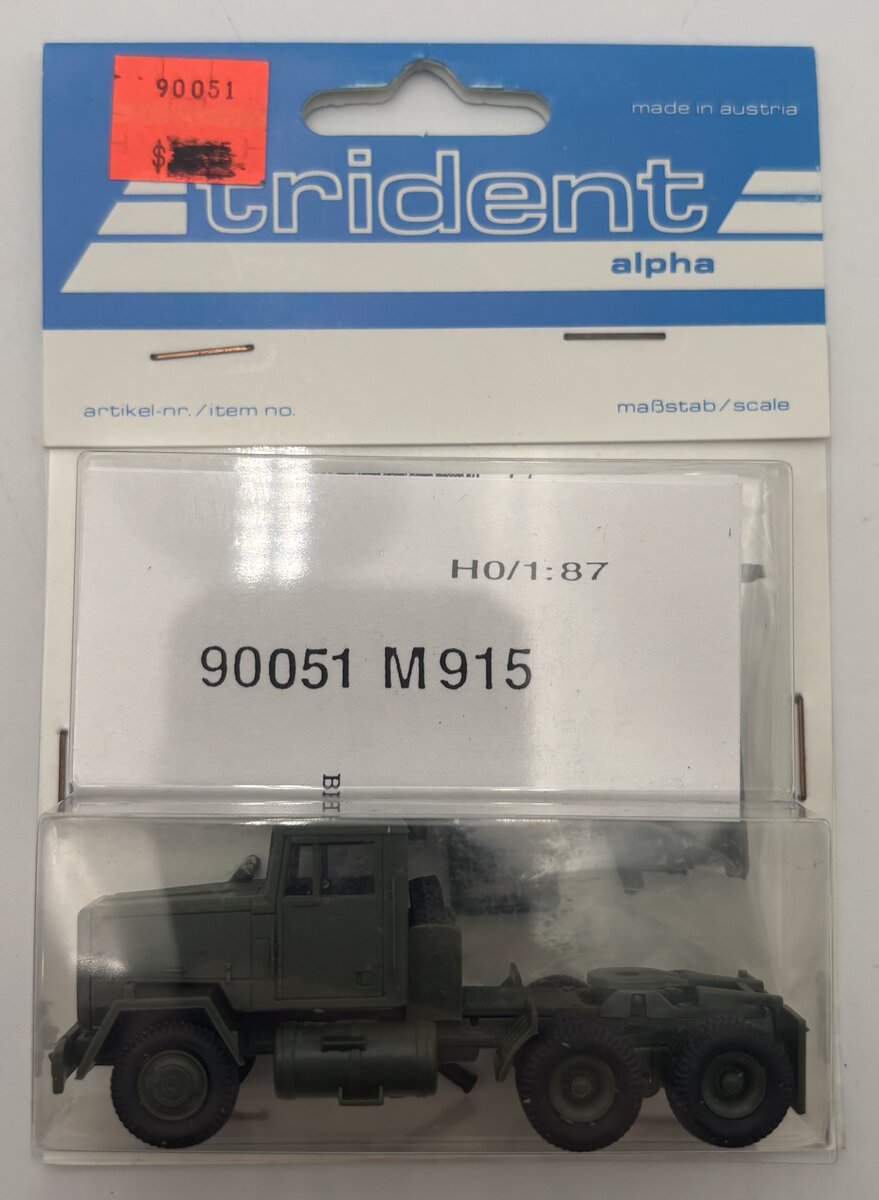 Trident Miniatures 90051 1:87 US/NATO M915 3-Axle Semi Tractor Plastic Kit
