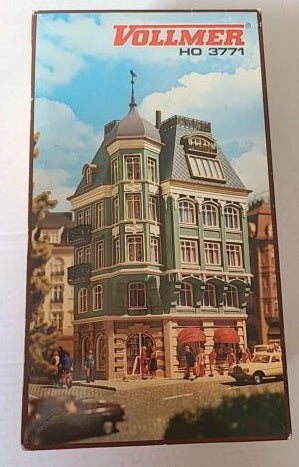 Vollmer 3771 HO Scale 4-Story Bank Plastic Model Building Kit