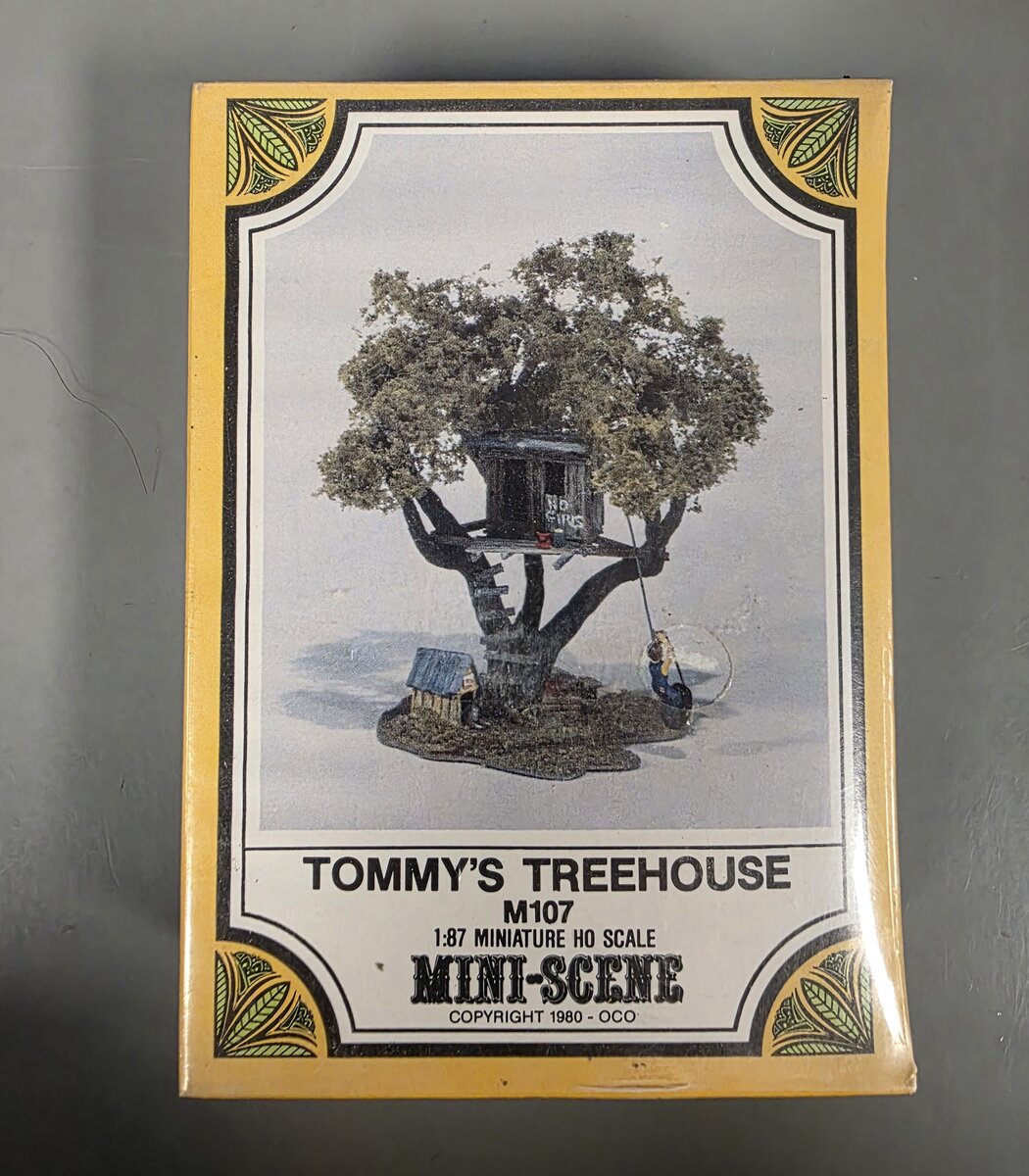 Woodland Scenics M107 HO Mini-Scene Tommy's Treehouse Building Kit