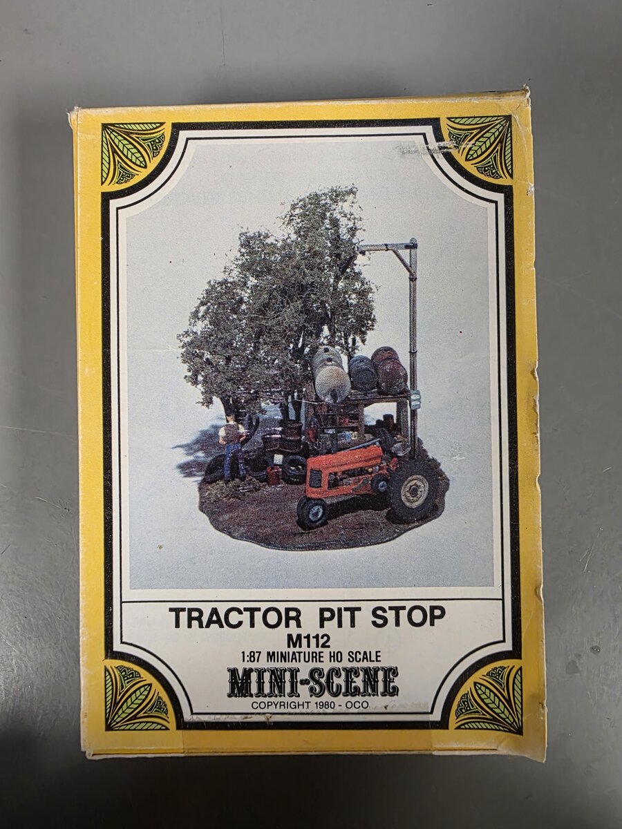 Woodland Scenics M112 HO Mini-Scene Tractor Pit Stop Building Kit