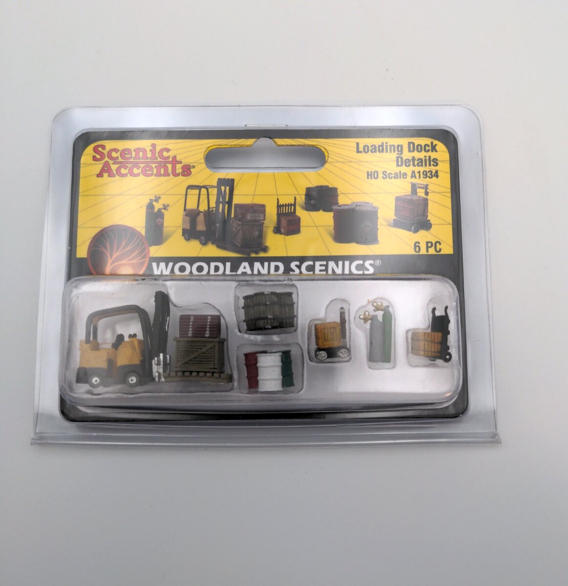 Woodland Scenics A1934 HO Scenic Accents Loading Dock Details (Set of 6)