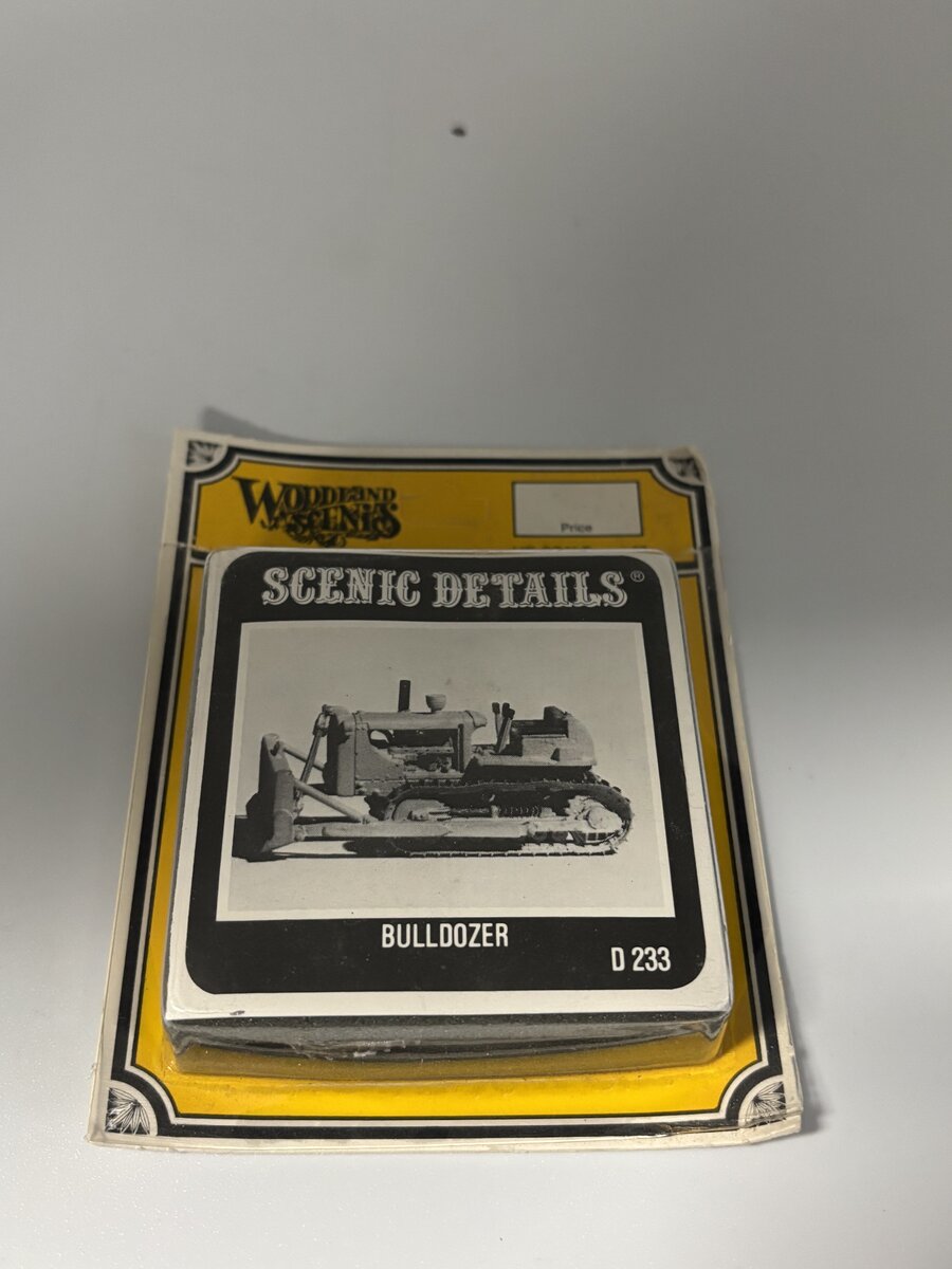Woodland Scenics D233 HO Scenic Details Bulldozer with Bladev Kit