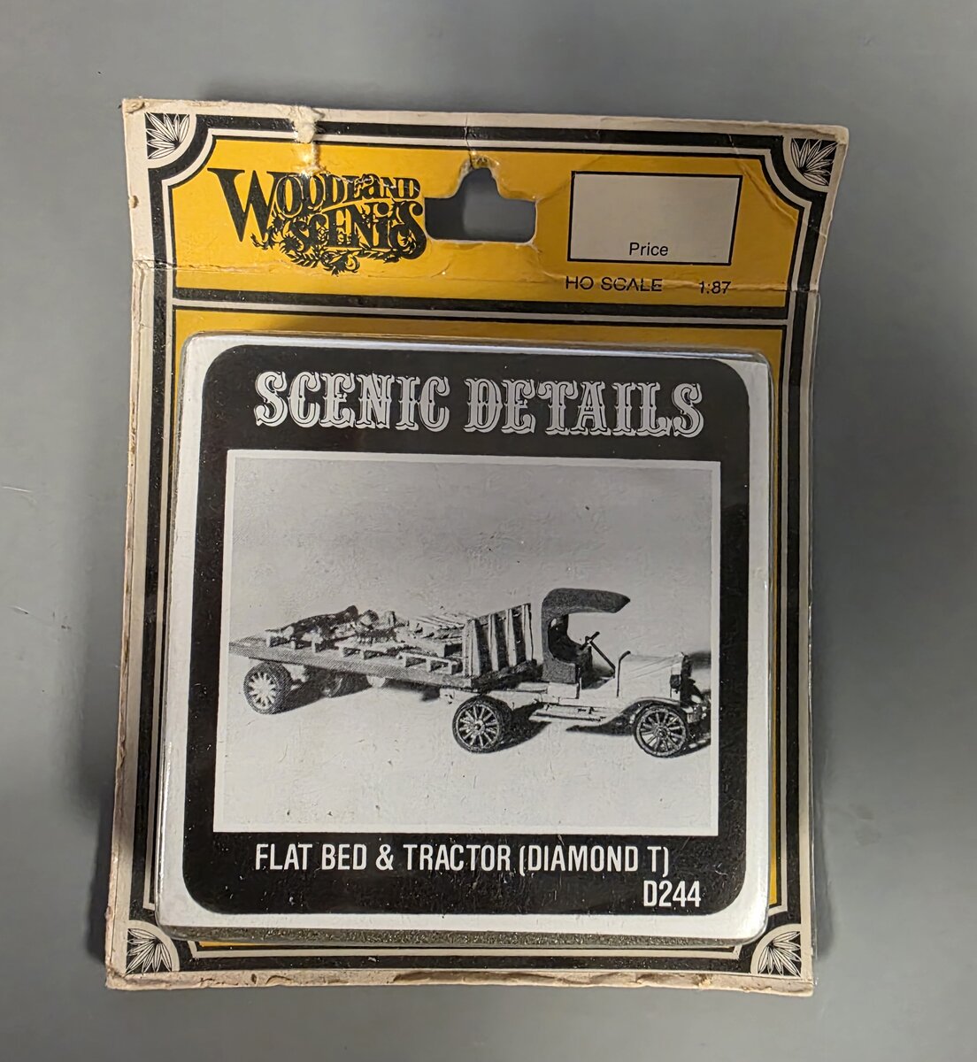 Woodland Scenics D244 HO Scenic Details Flat Bed & Tractor Diamond T Kit