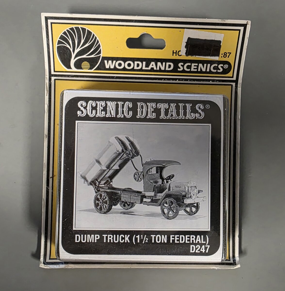 Woodland Scenics D247 HO Scenic Details 1-1/2 Ton Federal Dump Truck Metal Kit