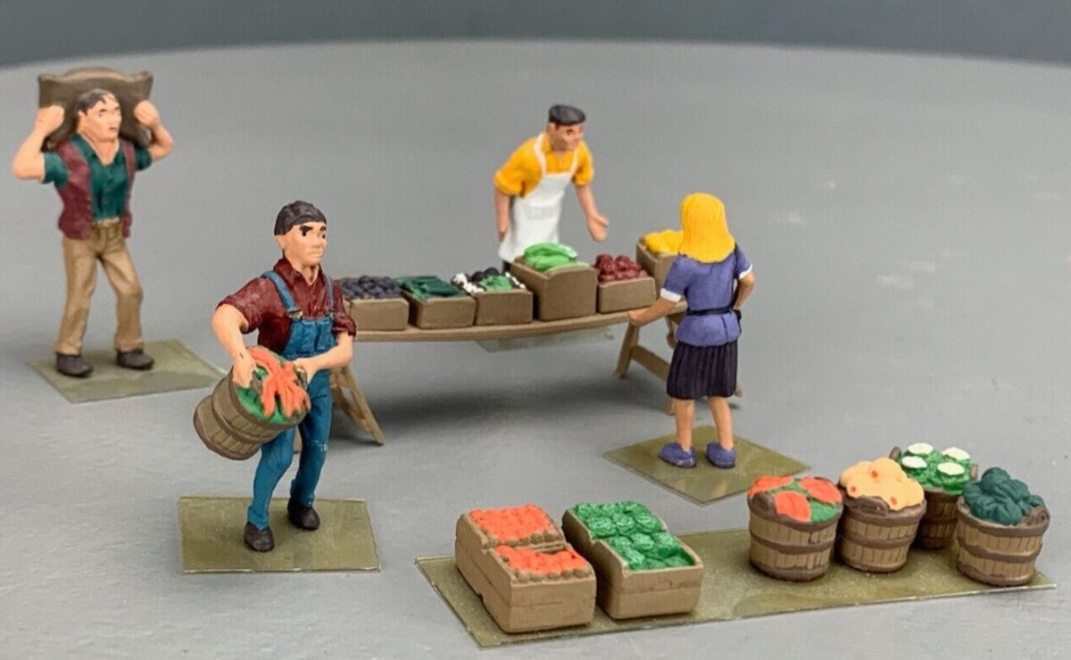 Woodland Scenics A2750 O Scenic Accents Farmers Market & Figures (Set of 14)