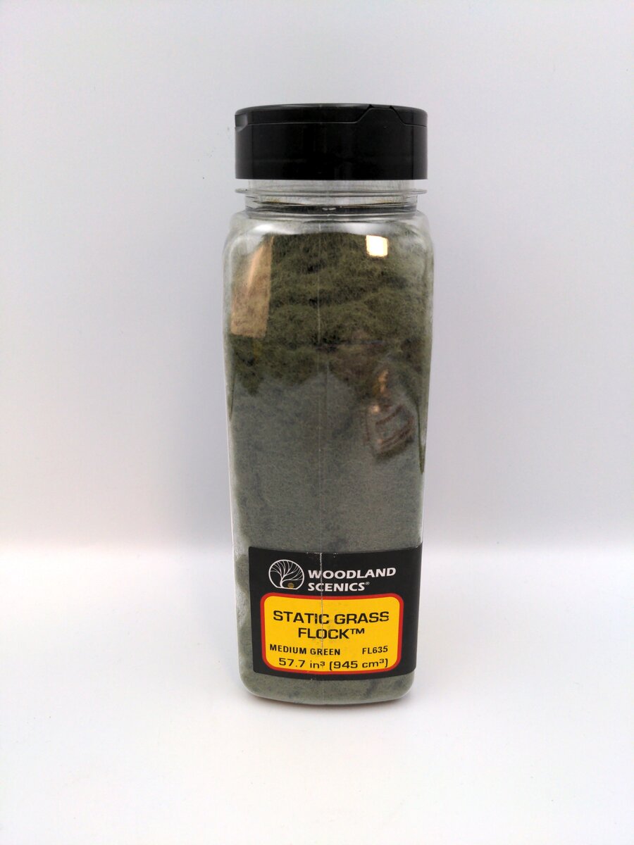 Woodland Scenics FL635 Medium Green Static Grass Flock - 32 Oz. Shaker