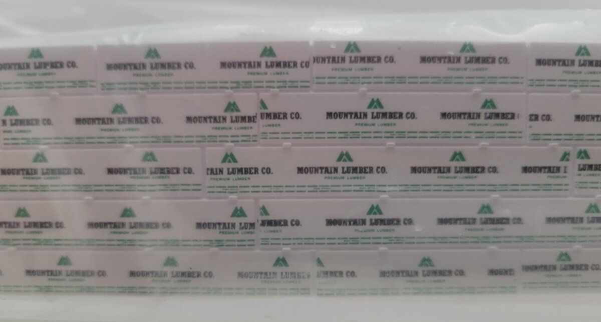 Walthers 933-1107 HO Scale Center Beam Flat Load Mountain Lumber