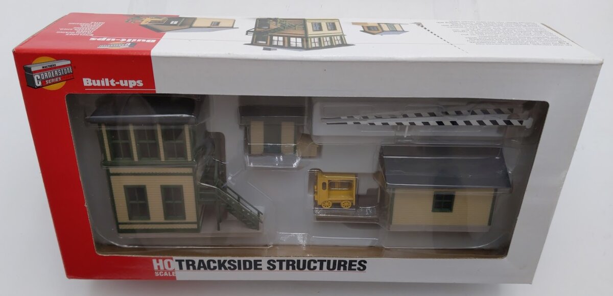Walthers 933-2803 HO Trackside Structures Set Cream Siding Railroad Green Trim