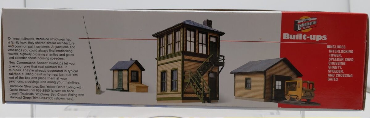 Walthers 933-2803 HO Trackside Structures Set Cream Siding Railroad Green Trim