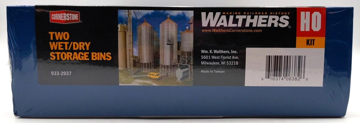 Walthers 933-2937 HO Wet/Dry Grain Storage Bins Building Kit (Pack of 2)