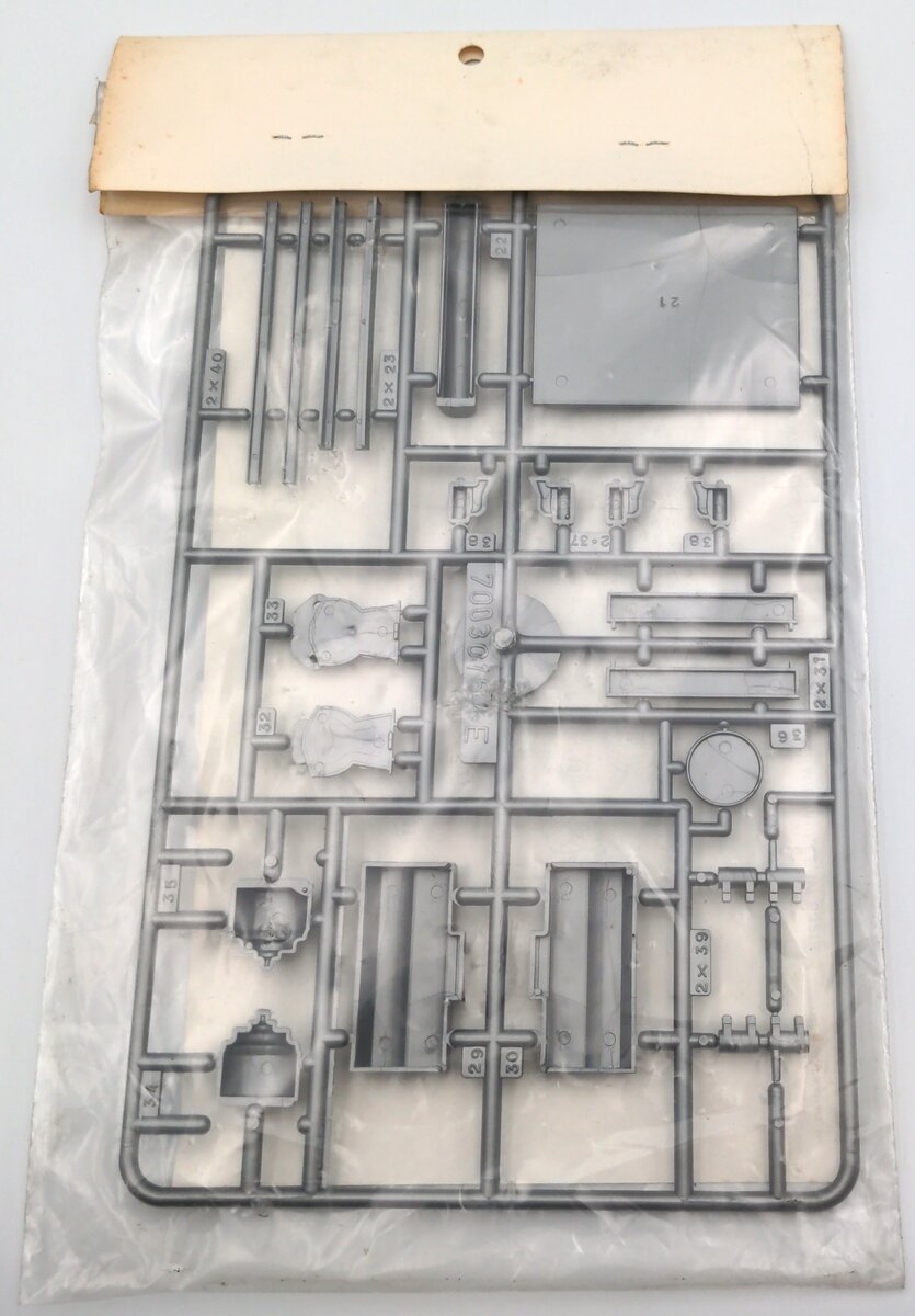 Walthers 933-3119 HO Scale EMD 567 Engine Prime Mover Kit
