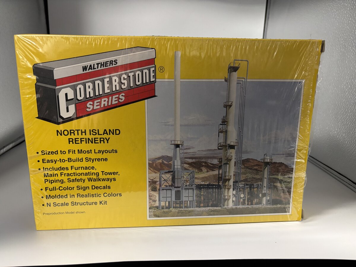 Walthers 933-3219 N Scale North Island Refinery Building Kit