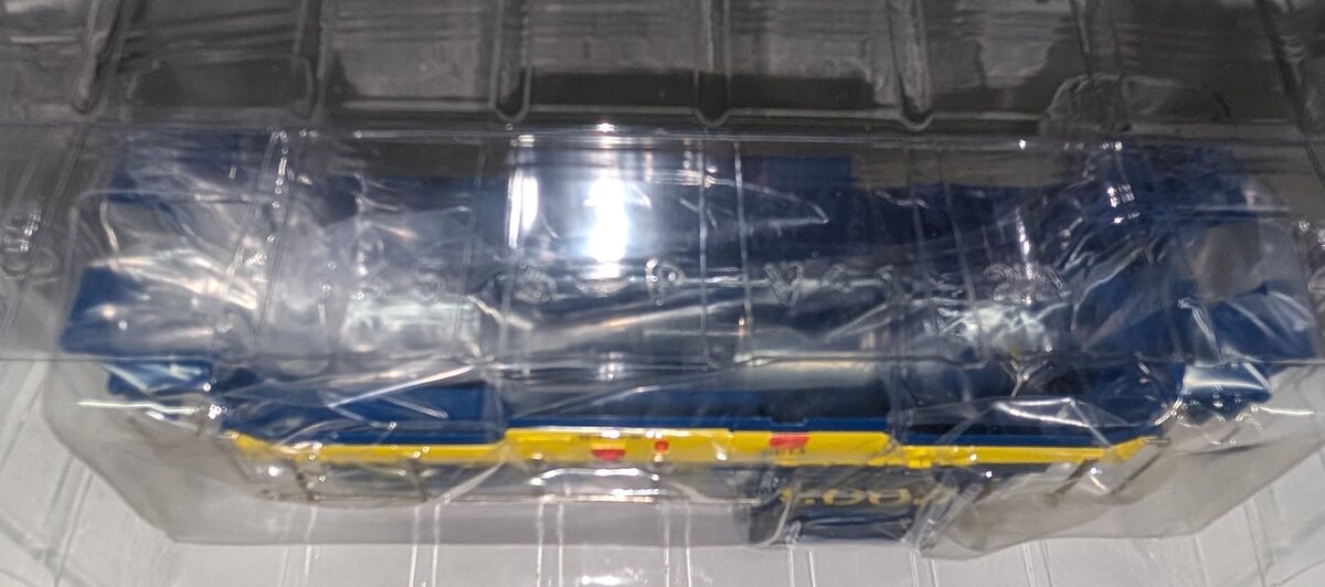 RMT 994141 O Santa Fe Beep Diesel Locomotive Shell
