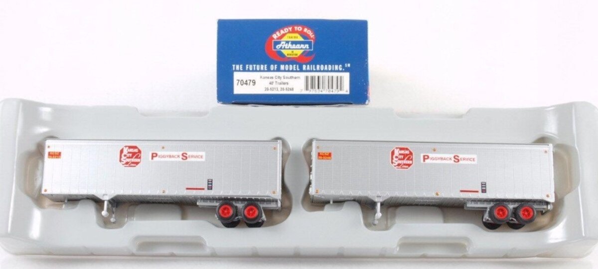 Athearn 70479 HO Kansas City Southern 40'''' Piggyback Trailer # 20-5213/20-5248