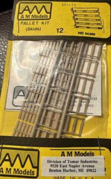 AM Models 501-12 HO Skids & Pallets (Pack of 12)