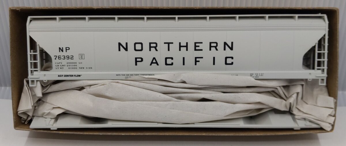 Accurail 2031.2 HO Scale Northern Pacific ACE 3-Bay Centerflow Road #: 76392