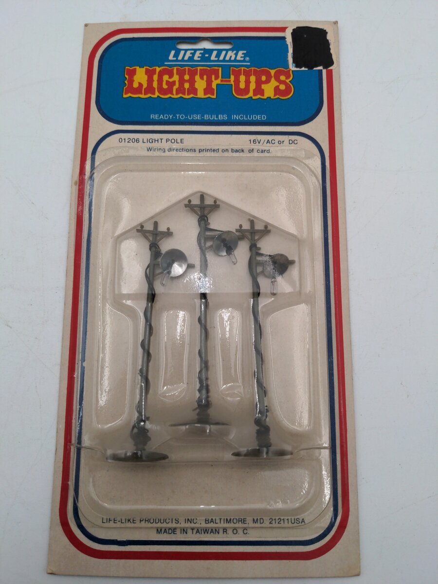 Life Like 1206 HO Light Poles (Pack of 3)