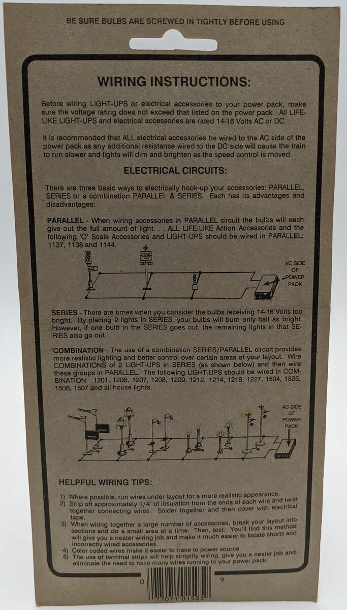 Life Like 1505 HO/N Scale Light Poles Gas Light-Ups (Pack of 3)