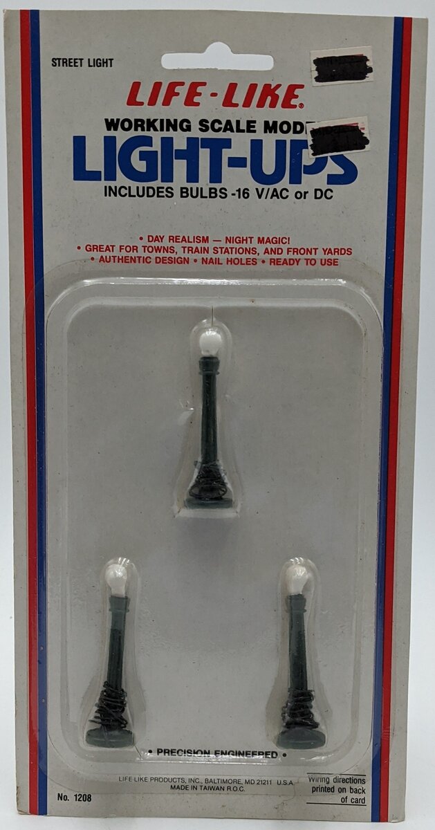 Life Like 1208 HO and N Scale Light-Up Street Lights (Pack of 3)