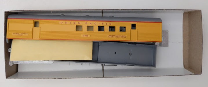 Athearn 2130 HO Scale Union Pacific RPO Passenger Kit