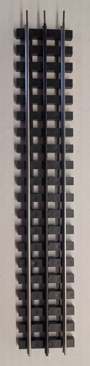 Gargraves 102S-24 O 3 Rail Phantom Stainless 24.8" Plastic Tie Sectional Track