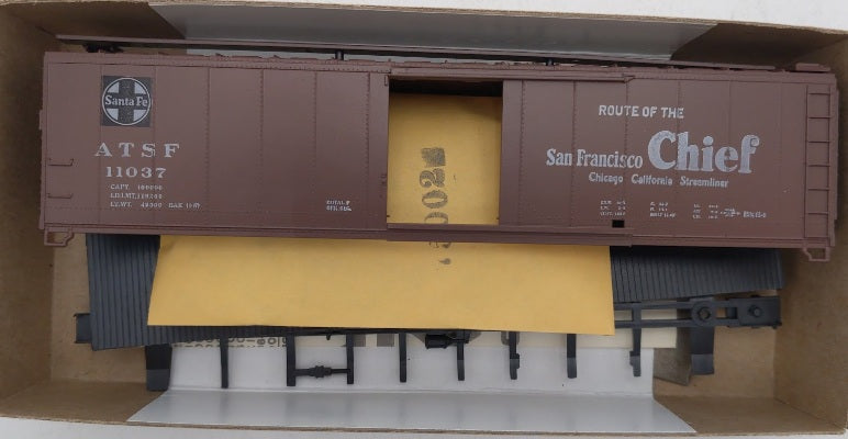 Athearn 5055 HO Scale 50' S/DR Box ATSF Santa Fe Chief  Boxcar # 11037 Kit