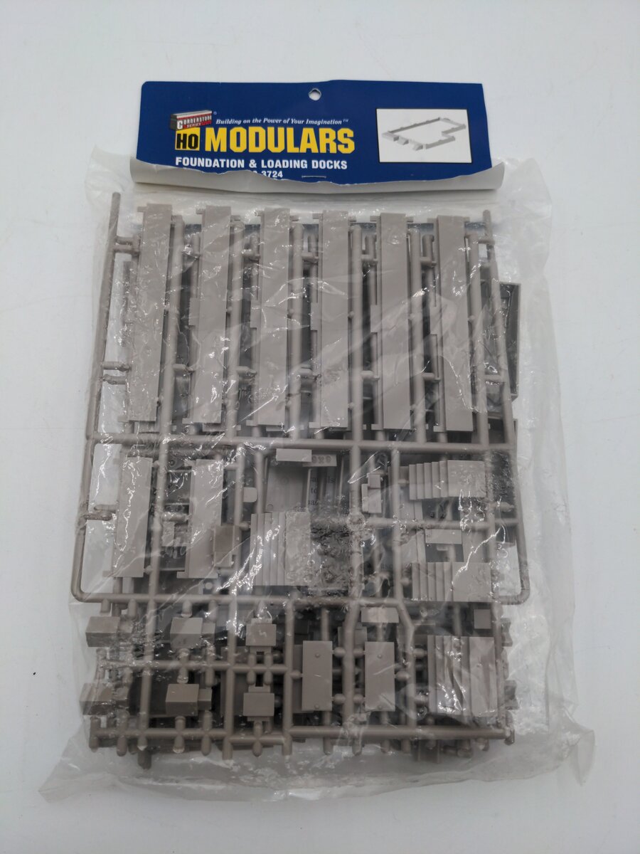 Walthers 933-3724 HO Scale Modulars Foundation & Loading Docks Building Kit
