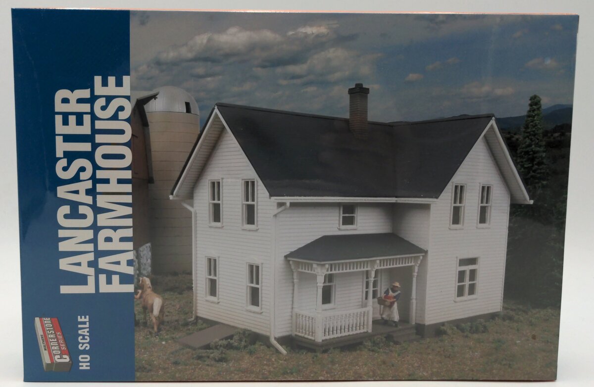 Walthers 933-3333 HO Lancaster Farmhouse Kit