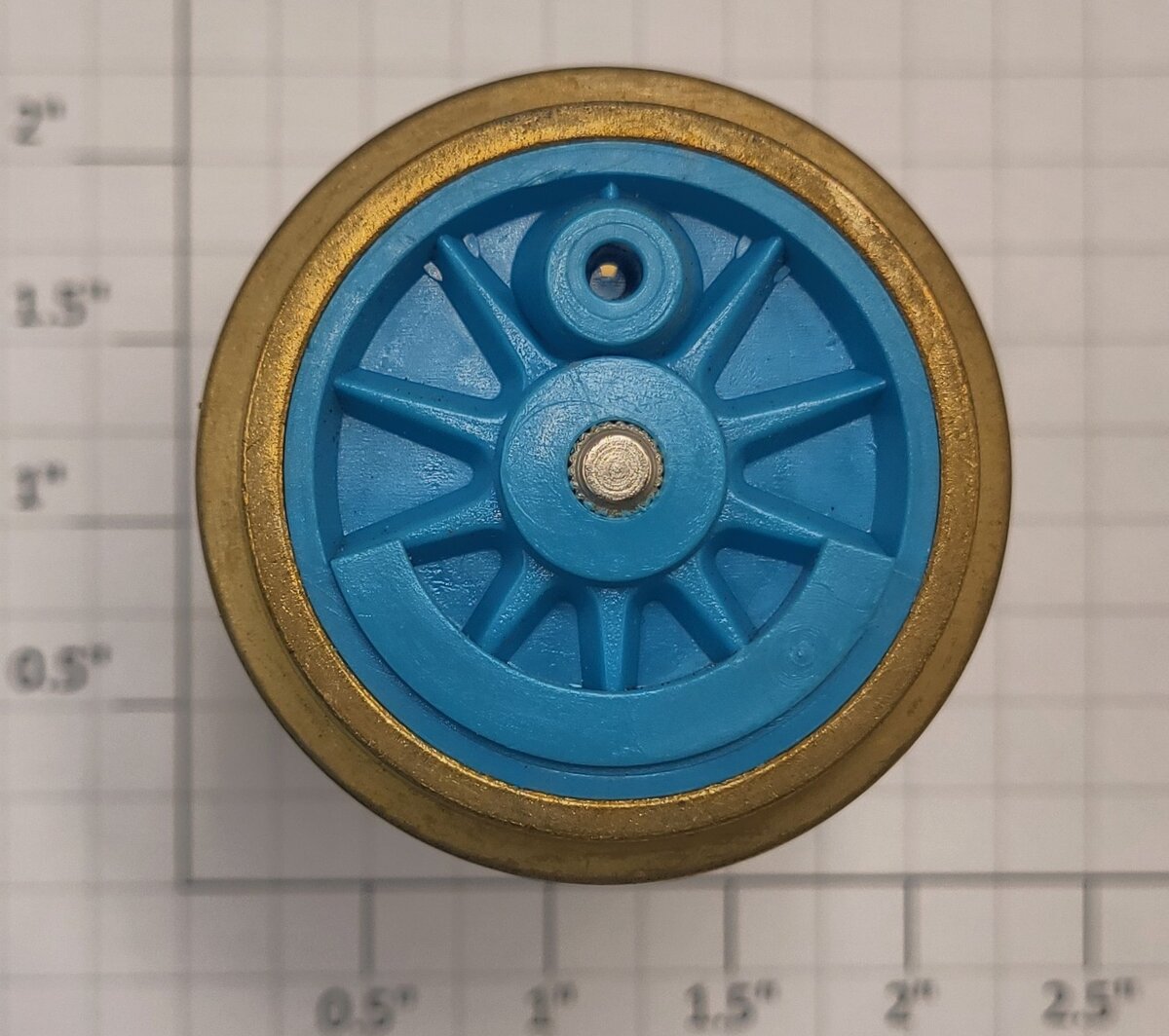 Lionel 85120-502 G Scale Thomas Engine Geared Wheel & .250" Thin Axle Assembly